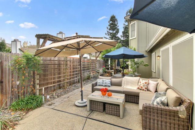 9220 Cupertino Dr, Elk Grove, CA 95624