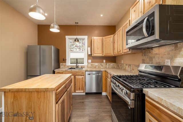 421 N C Street, Livingston, MT 59047