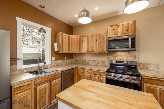 421 N C Street, Livingston, MT 59047