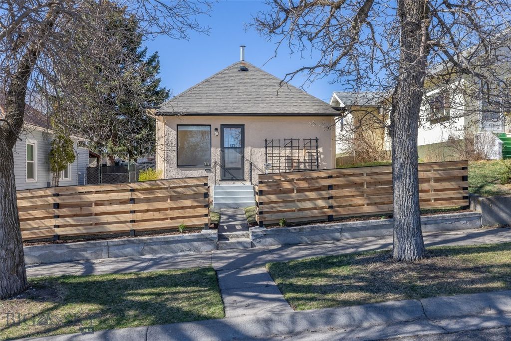 421 N C Street, Livingston, MT 59047