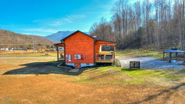191 Highway 32, Cosby, TN 37722