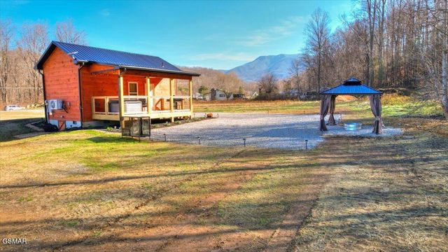 191 Highway 32, Cosby, TN 37722