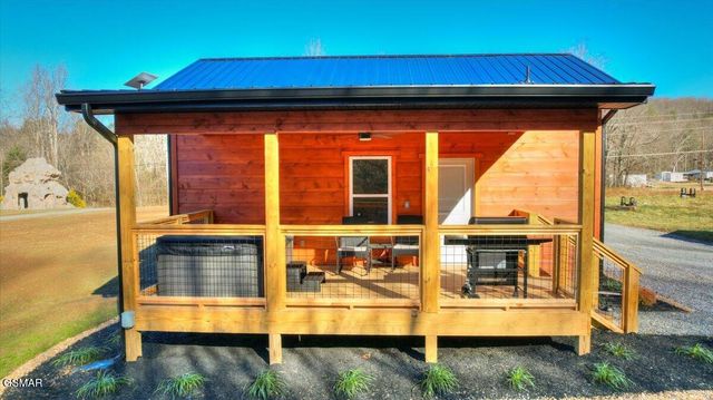 191 Highway 32, Cosby, TN 37722