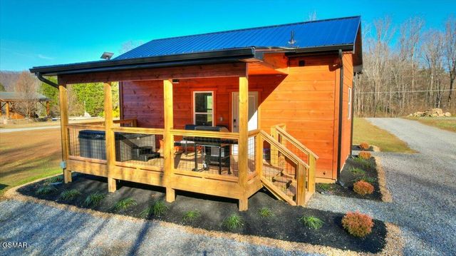 191 Highway 32, Cosby, TN 37722