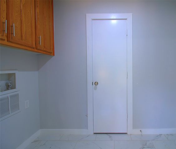 5109 Parliament Drive, Arlington, TX 76017