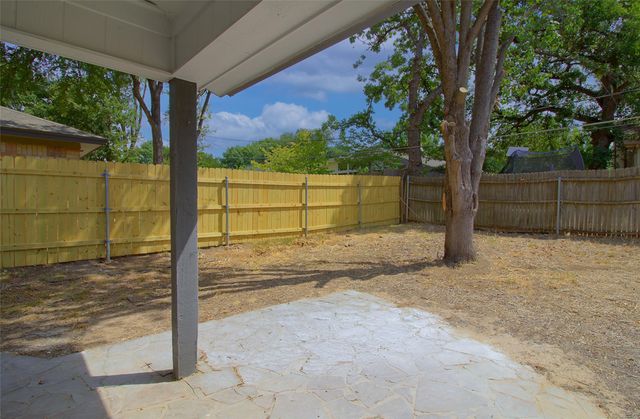 5109 Parliament Drive, Arlington, TX 76017