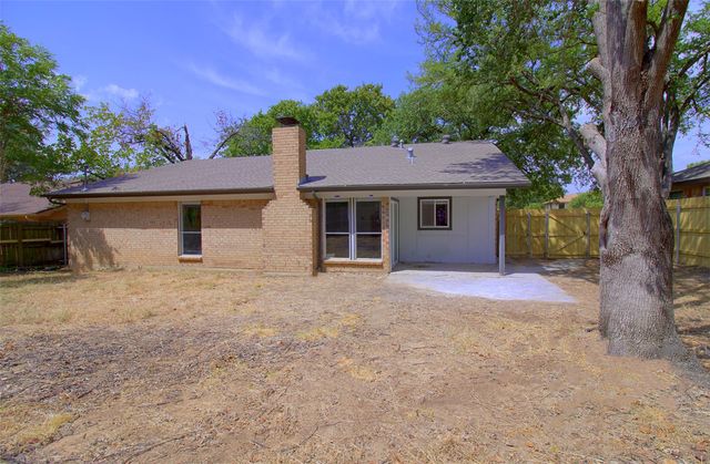 5109 Parliament Drive, Arlington, TX 76017
