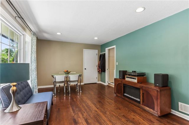 6109 W 54th Street, Mission, KS 66202