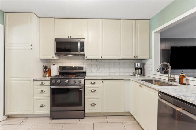 6109 W 54th Street, Mission, KS 66202