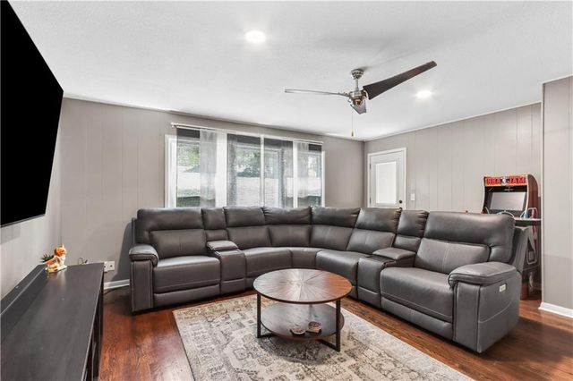 6109 W 54th Street, Mission, KS 66202