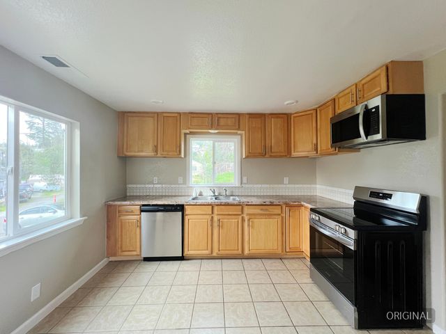 3914 Red Bluff Street, Shasta Lake, CA 96019