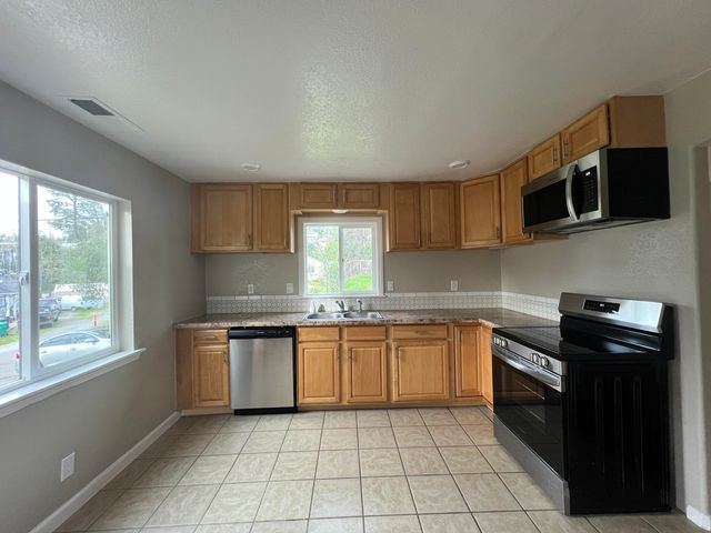 3914 Red Bluff Street, Shasta Lake, CA 96019