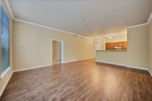 2305 Worthington Street 103, Dallas, TX 75204