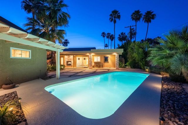 696 S Warm Sands Drive, Palm Springs, CA 92264