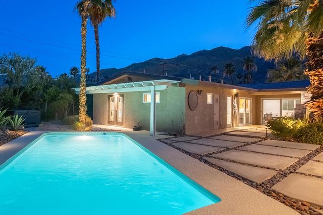 696 S Warm Sands Drive, Palm Springs, CA 92264
