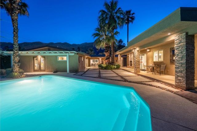 696 S Warm Sands Drive, Palm Springs, CA 92264