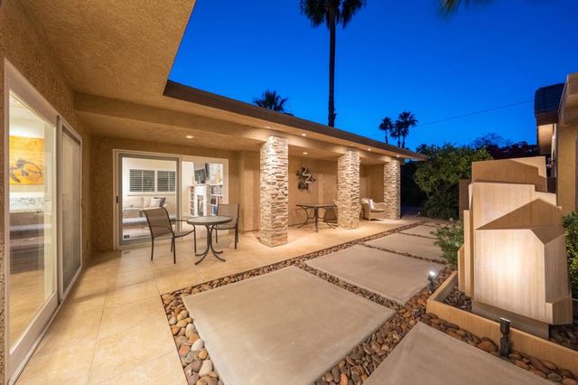 696 S Warm Sands Drive, Palm Springs, CA 92264
