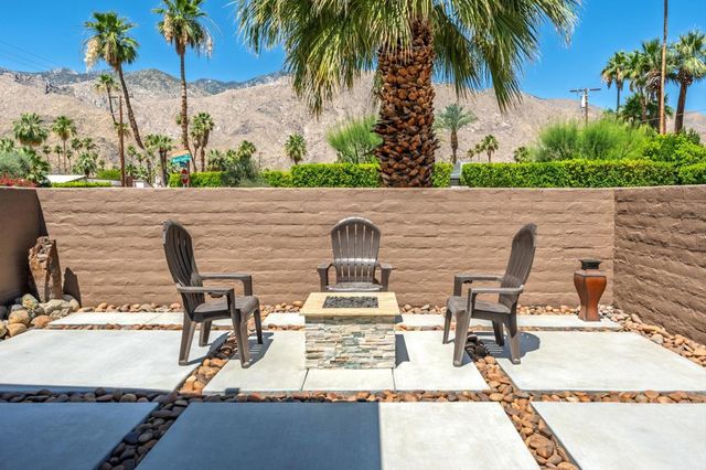 696 S Warm Sands Drive, Palm Springs, CA 92264