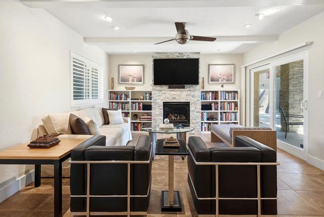 696 S Warm Sands Drive, Palm Springs, CA 92264
