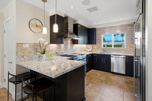 696 S Warm Sands Drive, Palm Springs, CA 92264