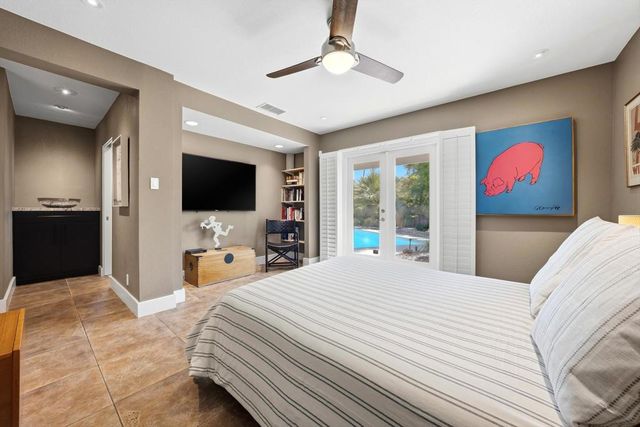 696 S Warm Sands Drive, Palm Springs, CA 92264