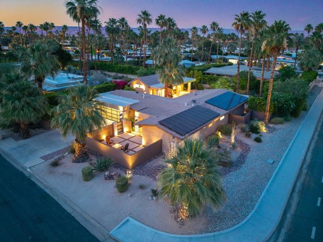 696 S Warm Sands Drive, Palm Springs, CA 92264