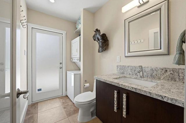 696 S Warm Sands Drive, Palm Springs, CA 92264