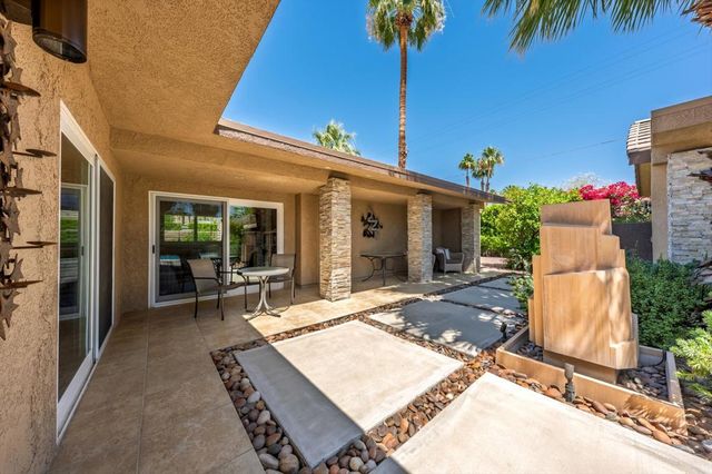 696 S Warm Sands Drive, Palm Springs, CA 92264
