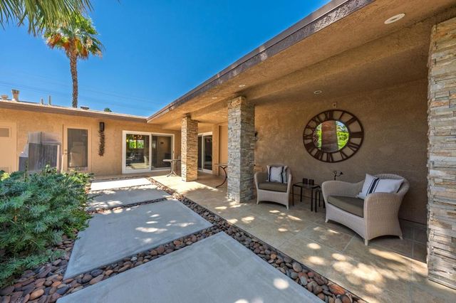 696 S Warm Sands Drive, Palm Springs, CA 92264