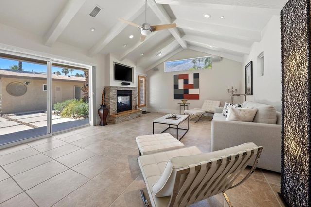 696 S Warm Sands Drive, Palm Springs, CA 92264