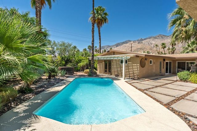696 S Warm Sands Drive, Palm Springs, CA 92264