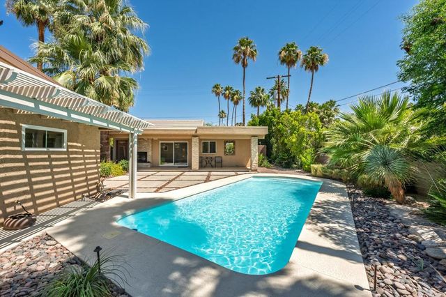 696 S Warm Sands Drive, Palm Springs, CA 92264