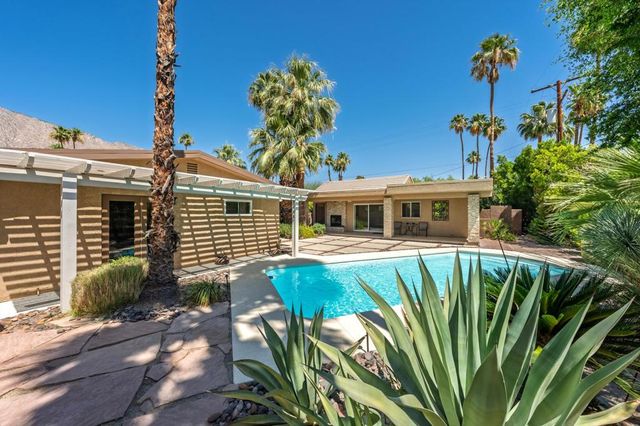 696 S Warm Sands Drive, Palm Springs, CA 92264