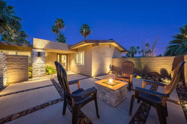 696 S Warm Sands Drive, Palm Springs, CA 92264