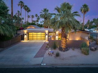 696 S Warm Sands Drive, Palm Springs, CA 92264