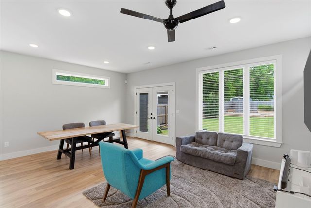 219 W Birch Street, Rogers, AR 72756