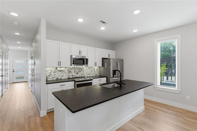 219 W Birch Street, Rogers, AR 72756