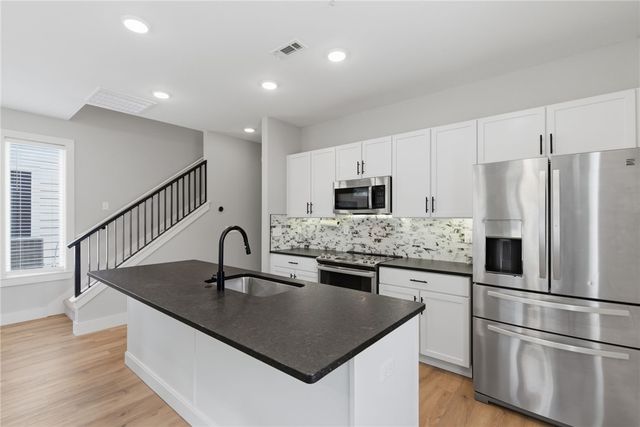219 W Birch Street, Rogers, AR 72756