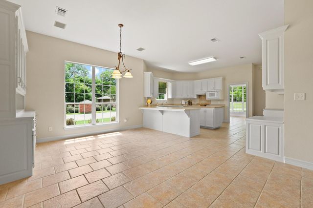 3140 Farm Road 195, Paris, TX 75462