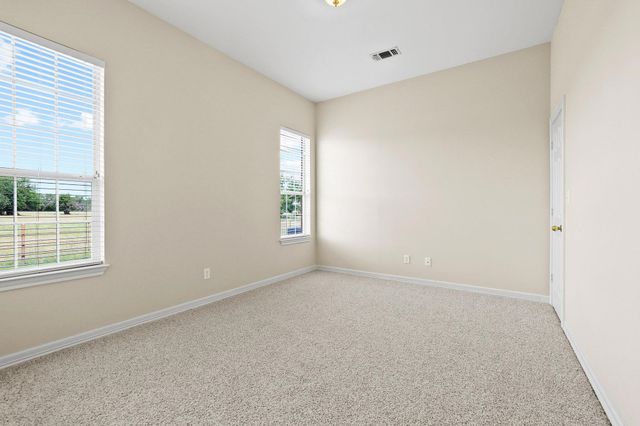 3140 Farm Road 195, Paris, TX 75462