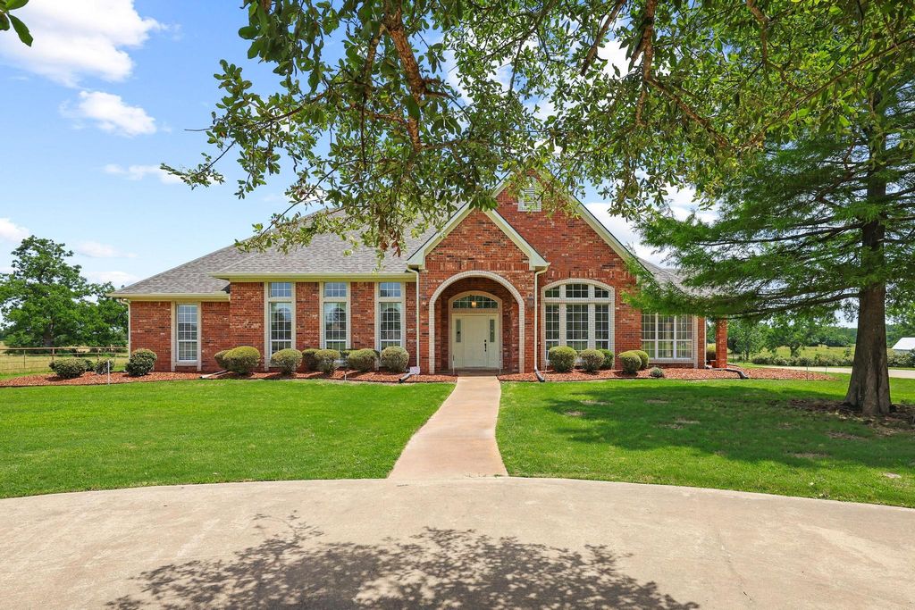 3140 Farm Road 195, Paris, TX 75462