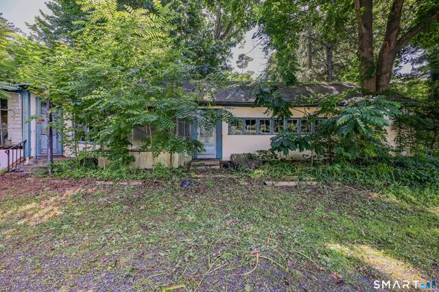 137 & 141 Main Street South, Woodbury, CT 06798