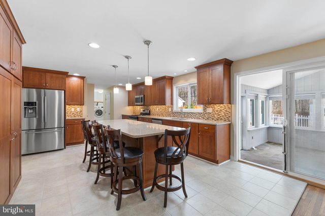 19 SAINT REGIS DR, Newark, DE 19711