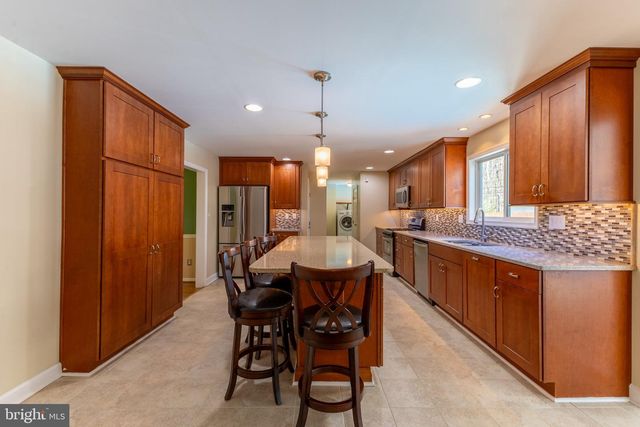 19 SAINT REGIS DR, Newark, DE 19711