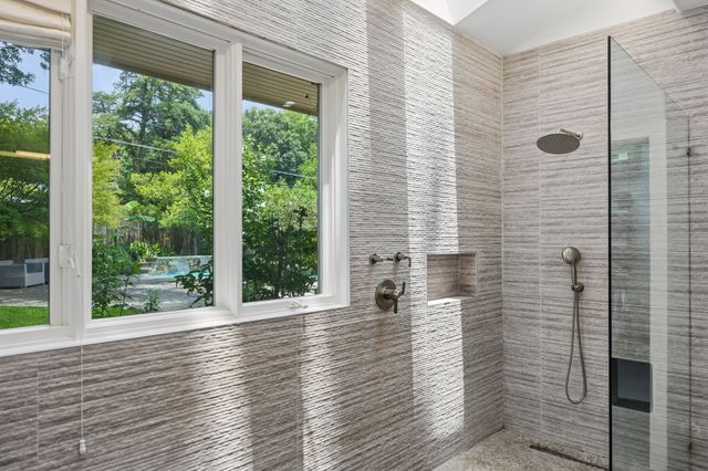 8423 Santa Clara Drive, Dallas, TX 75218
