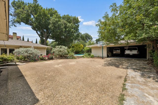 8423 Santa Clara Drive, Dallas, TX 75218