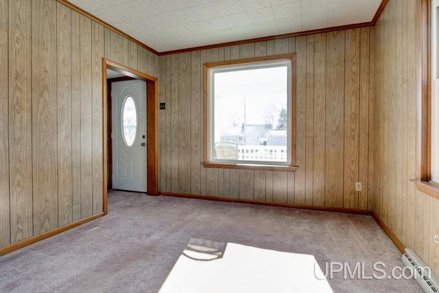 4113 N Shore Drive, Menominee, MI 49858