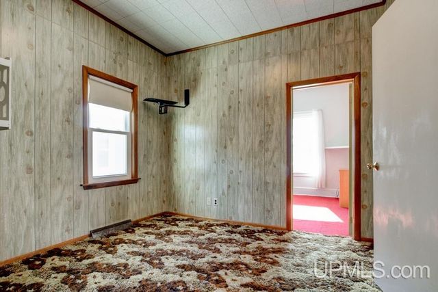 4113 N Shore Drive, Menominee, MI 49858