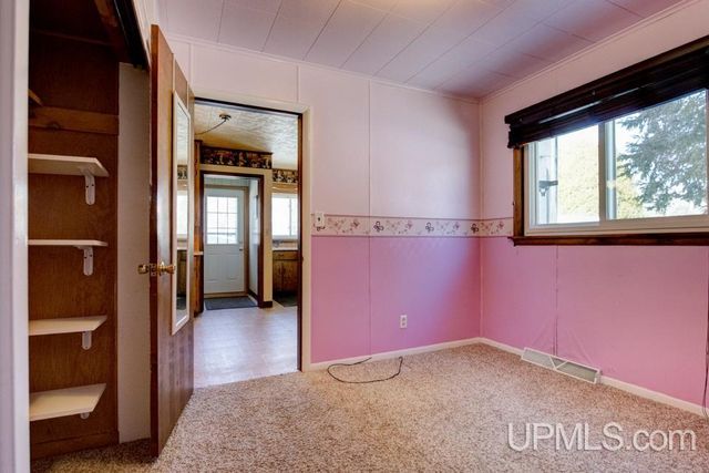 4113 N Shore Drive, Menominee, MI 49858