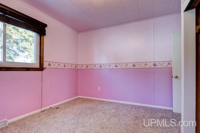 4113 N Shore Drive, Menominee, MI 49858